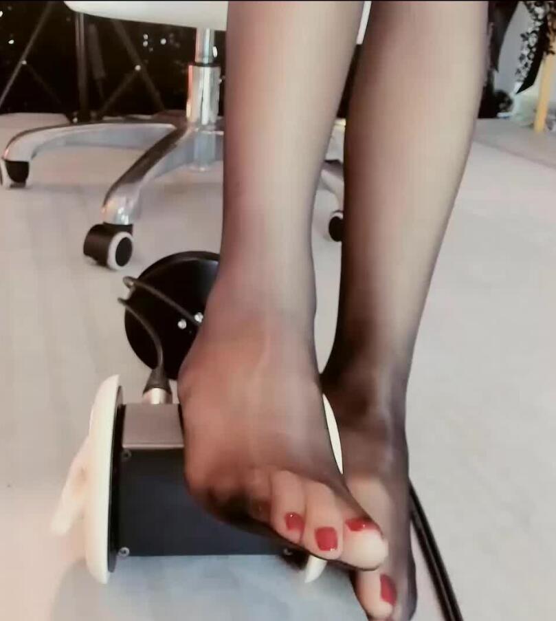 你的圈圈儿 众乐圈圈 ASMR福利足控搓耳2V