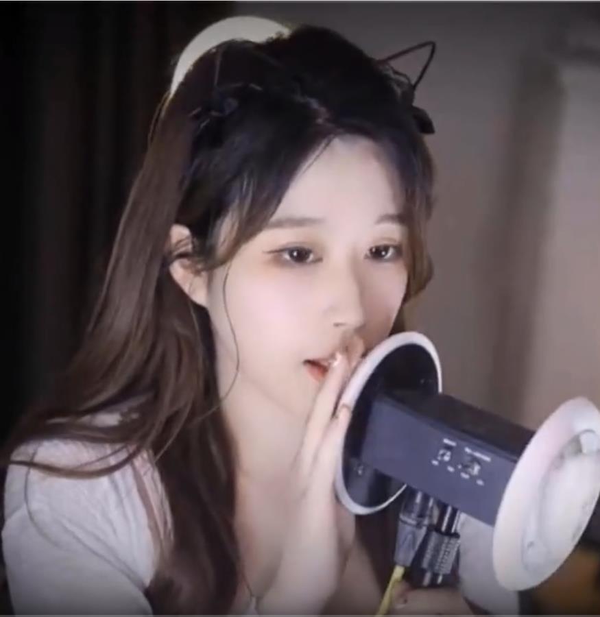 虎牙大伊伊 as-mr帮老公掏耳朵